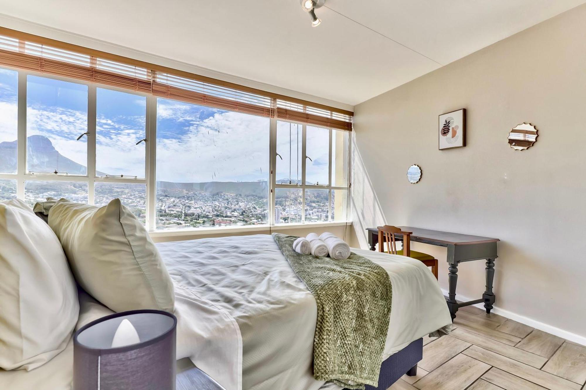 The Scenic Disa Park Apartment, Table Mountain, & Ocean Views Apartment Cape Town
