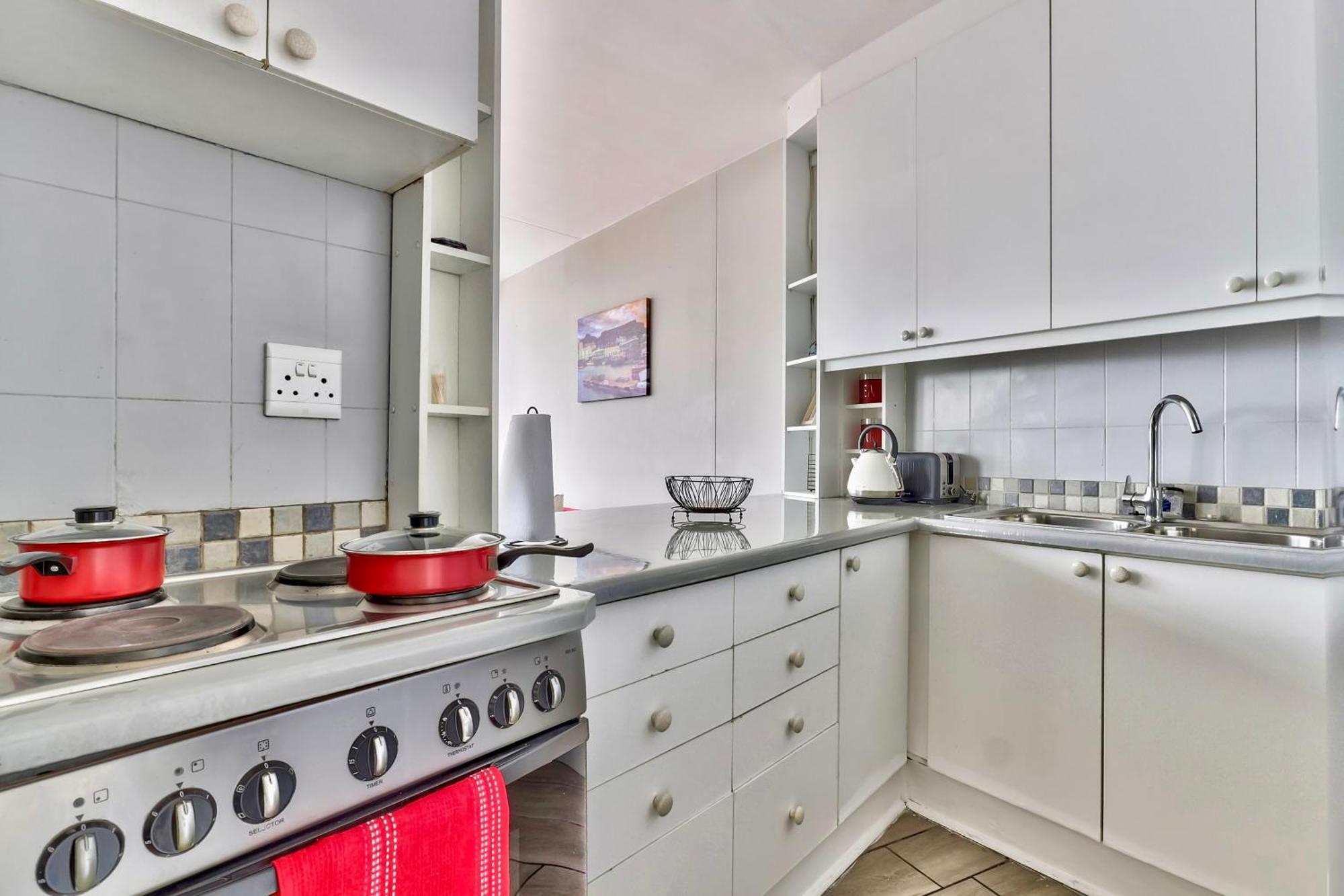 Apartment The Scenic Disa Park Apartment, Table Mountain, & Ocean Views Cape Town